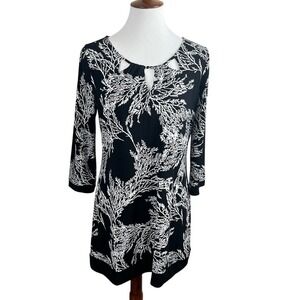 White‎ House Black Market Keyhole Shift Dress | Black & White Print | Size M